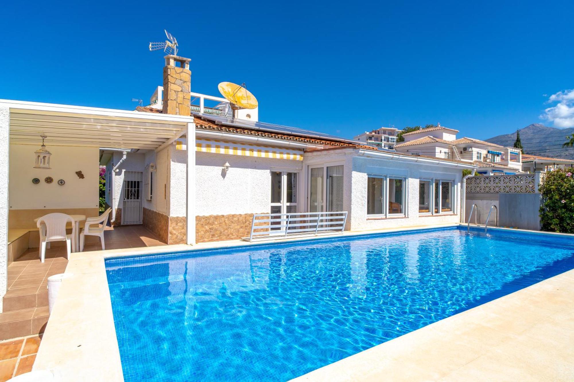 Villa Sevilla Casasol Nerja Eksteriør billede